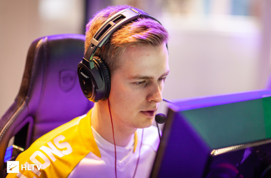 热情四溢的电竞赛事吸引众多粉丝